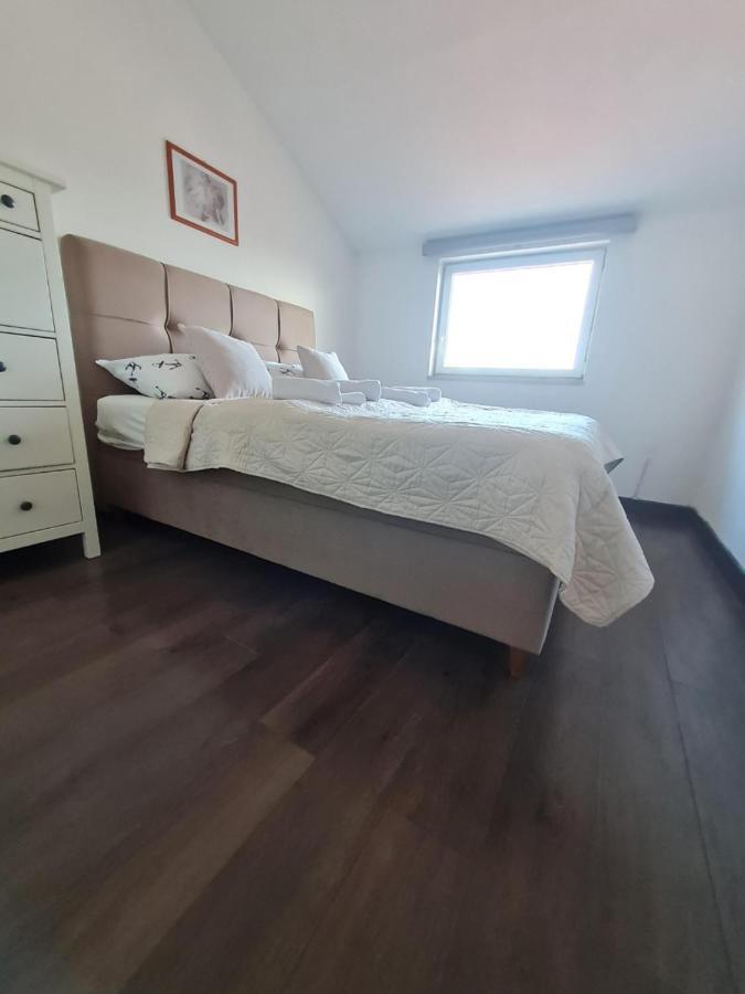 Apartman Franka ซริกเวนิซา ภายนอก รูปภาพ